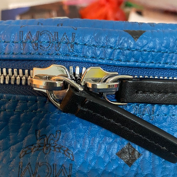 MCM Large Dual Stud Blue Leather Backpack - Picture 4 of 8